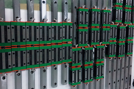 什么是直線(xiàn)導(dǎo)軌的基本靜額定負(fù)荷？